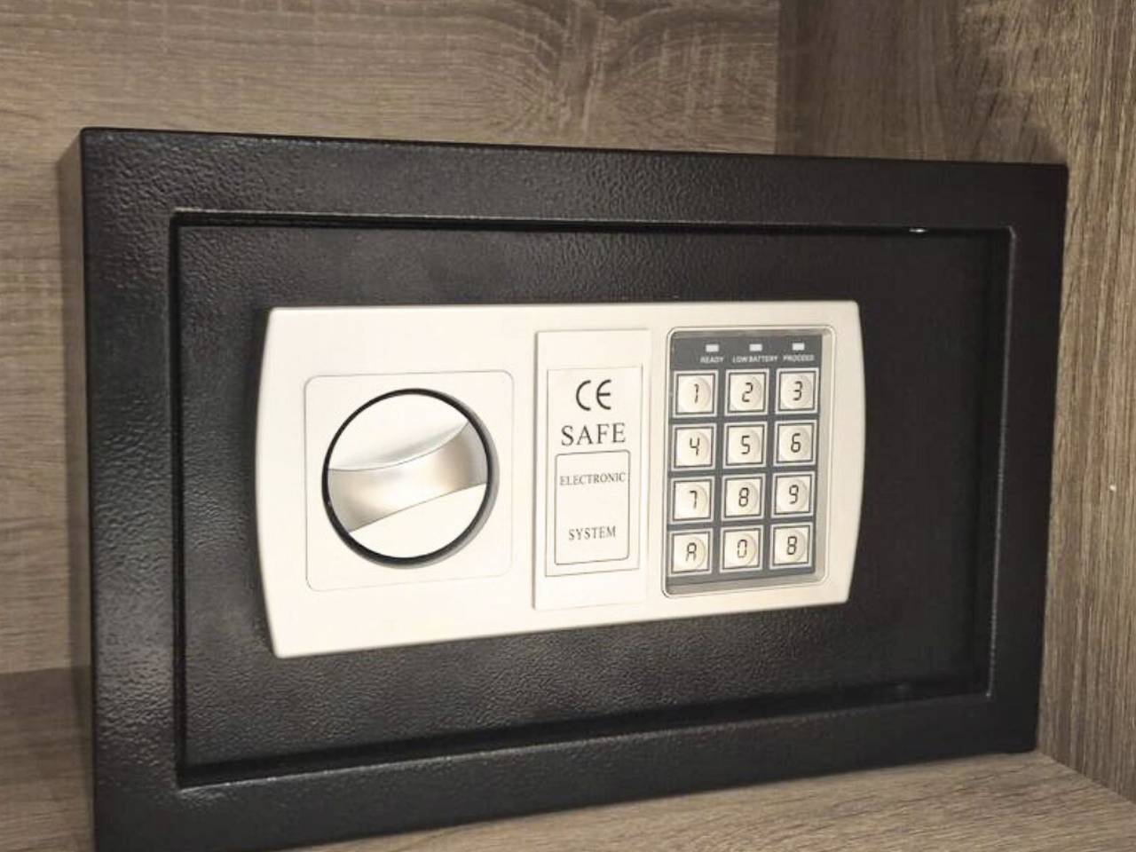 Ganze Wohnung, Gemütliche Wohnung mit Parkplatz, in der Nähe des Hof Centers und des chinesischen Restaurants Lotus in Hof, Oberfranken