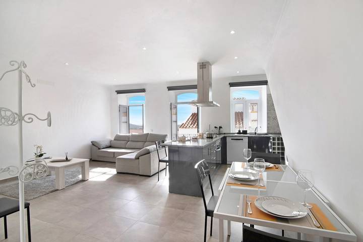 Appartement entier, Appartement « Traditionnel 3 Chambres » avec Vue Montagne, Terrasse Privée et Climatisation in Alte, District de Faro