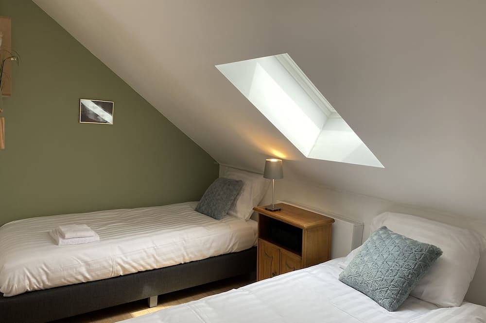 Geheel appartement, Sfeervol 7-persoons groepsverblijf met airco vlakbij Maastricht in Eijsden, Limburg