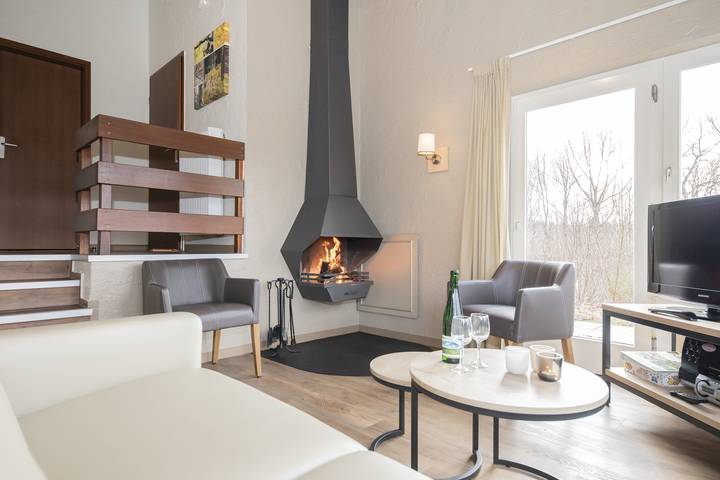 Ferienhaus für 4 Personen, mit Terrasse und Balkon/Terrasse in der Eifel - 4