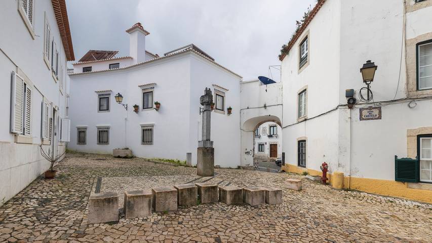 Appartement entier, Sítio do Castelo Beach in Cascais by LovelyStay in Cascais e Estoril, Costa de Lisboa