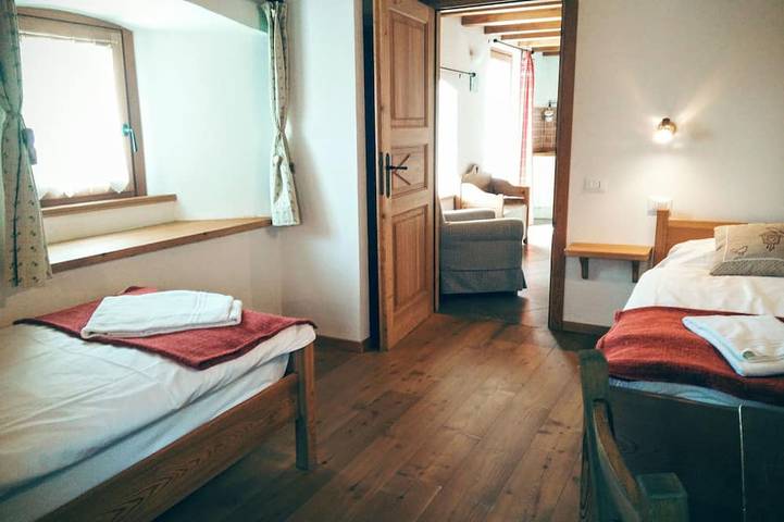 Gîte pour 5 personnes, avec sauna et jardin ainsi que piscine et balcon dans Roisan - 2