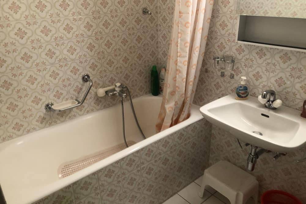 Ganze Wohnung, Ski in, ski out, from the bed onto the board.....Living right in the ski area at 2000m in Thyon-Les Collons, Vex