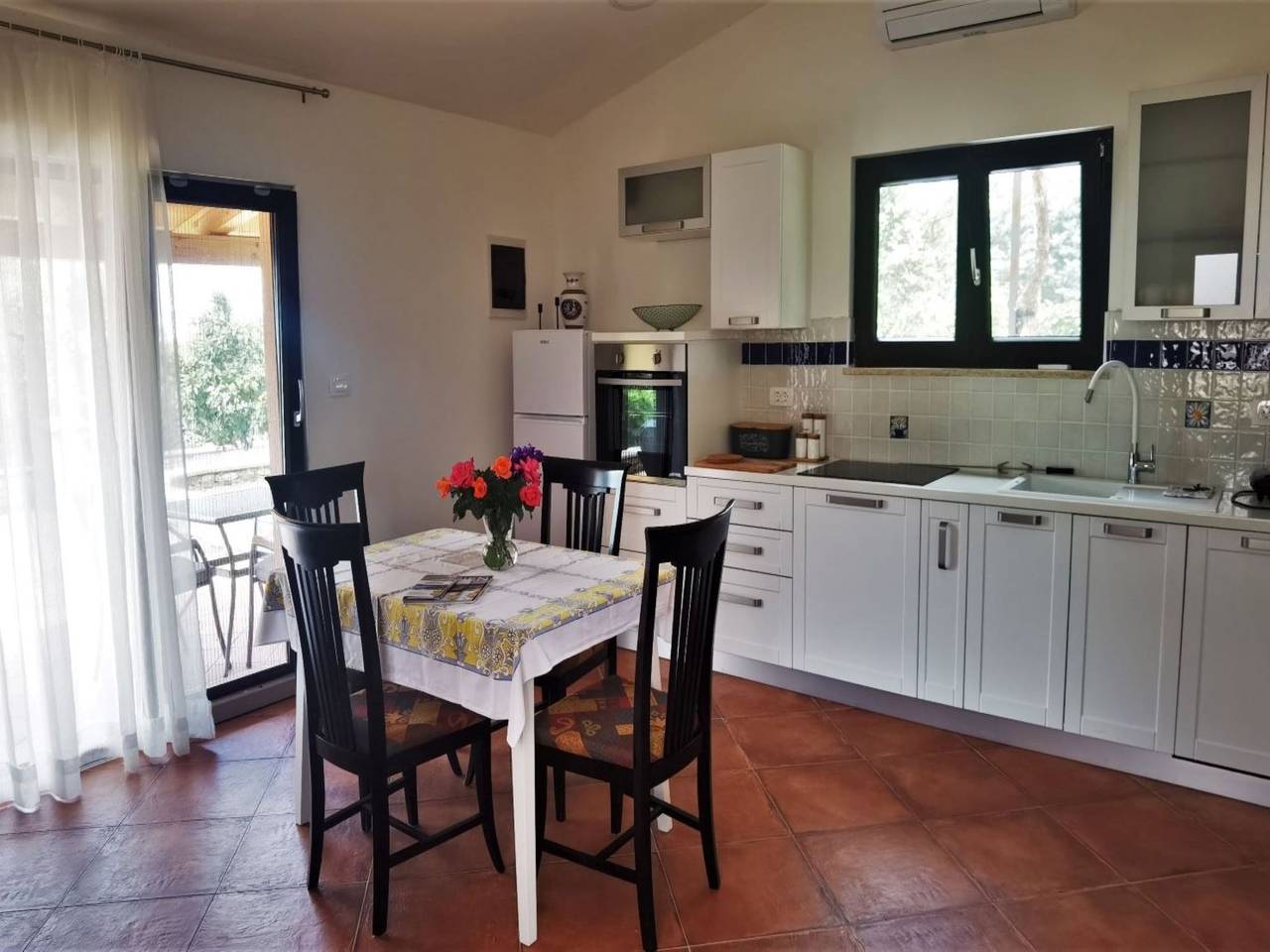 Ganze Wohnung, "Nora" mit Terrasse in Umag und Umgebung