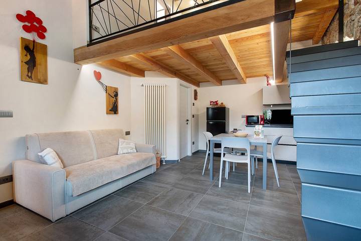 Chez Margot et Sophie – Charm, Stonework and Alpine Views in Champagnod, Torgnon Kommune