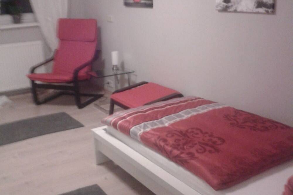Gästezimmer Ferienwohnung Ades Haus- wenn's gemütlich sein darf in Überherrn, Saargau