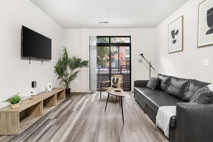 Apartamento de vacaciones para 6 personas, con vistas además de piscina y jardín - 1