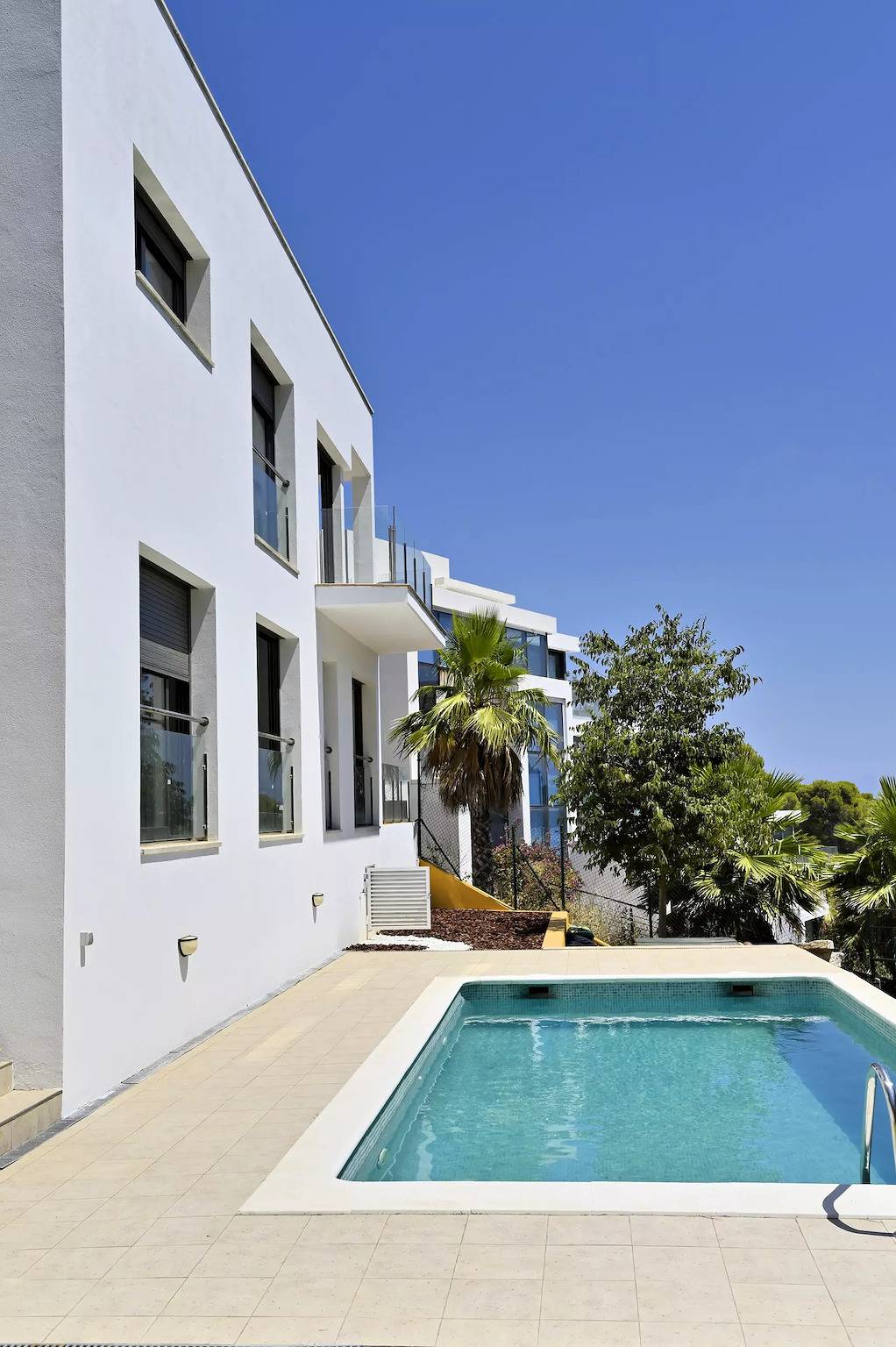 Villa Moderna 031 Emp con Piscina y Vistas in Platja Grifeu, Oberampurien