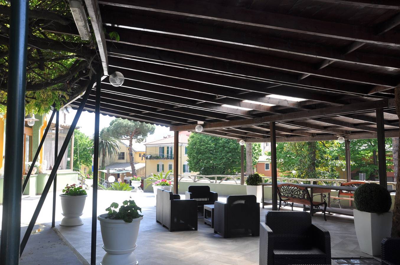 Apartamento entero, Estudio Moneglia 34 cerca de la playa con piscina compartida y Wi-Fi in Bagni Jolanda, Moneglia