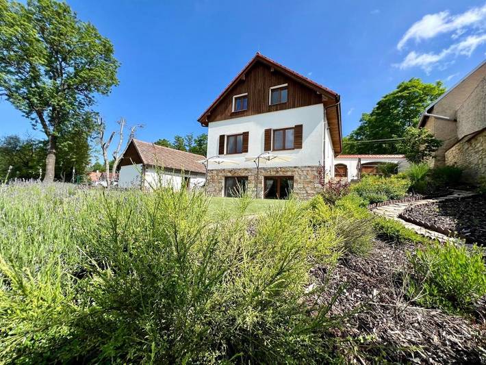 Bauernhof für 15 Personen, mit Terrasse und Garten sowie Ausblick in Tschechien