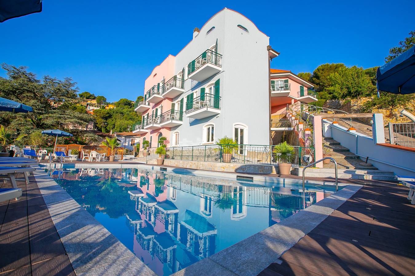 Apartamento entero, Seaview Pool Retreat - B2 in Andora, Riviera di Ponente