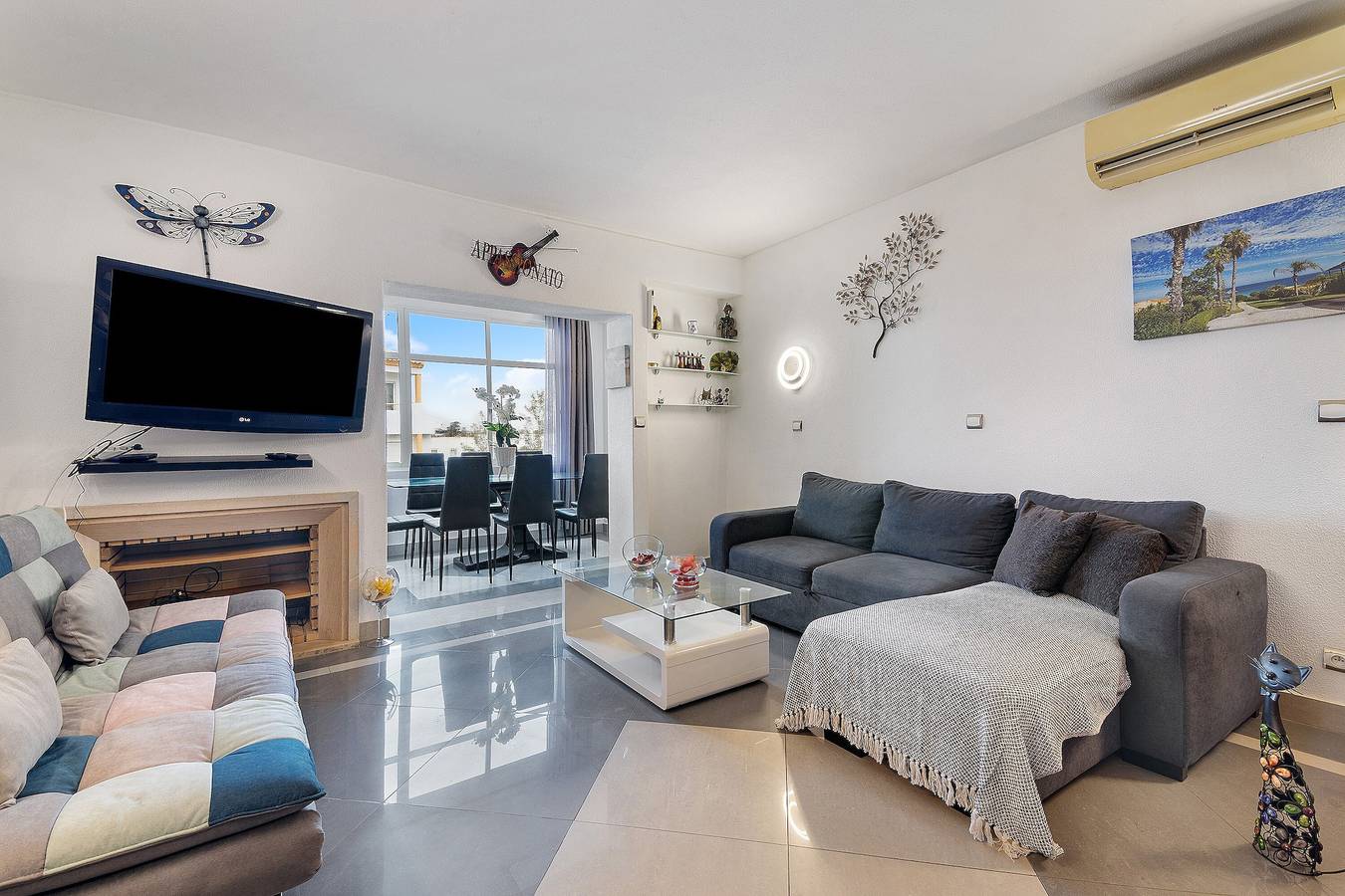 Appartement entier, Belle Vista Holiday Home avec piscine commune et terrasse privée in Albufeira e Olhos de Água, District de Faro
