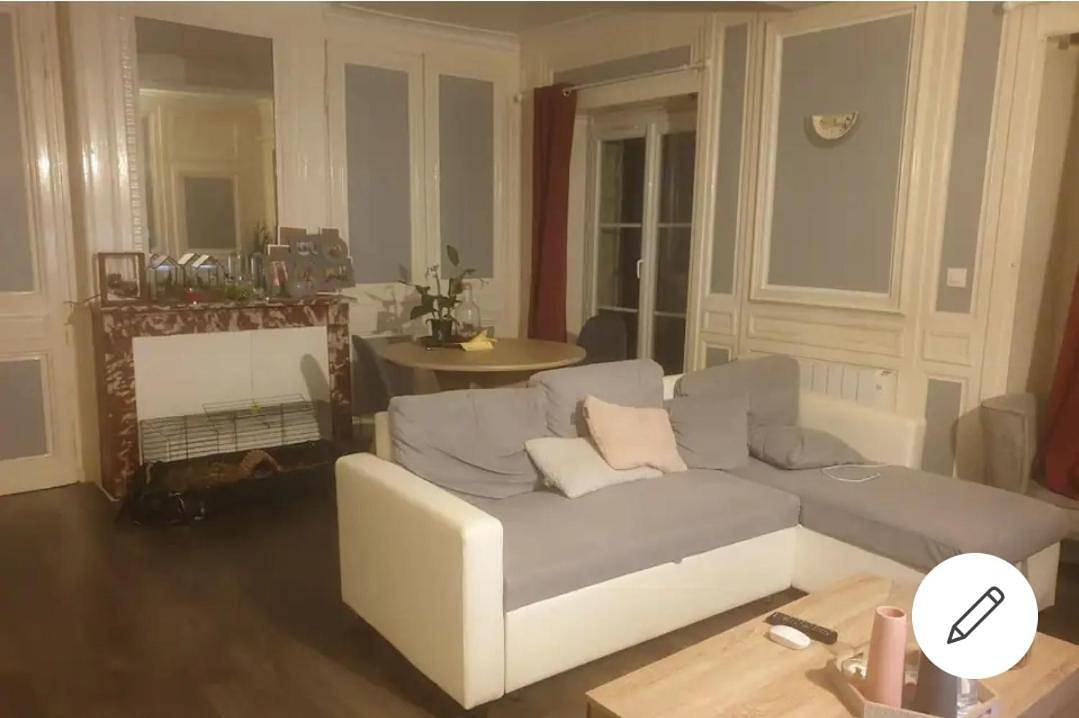 Appartement entier, One-Bedroom Apartment in Pont-Audemer, Région de Bernay