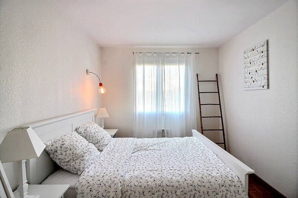 Beautiful Villa with Large Heated Pool and Sea Water, 5 km from the Beach in Portiragnes, Côte d'Améthyste
