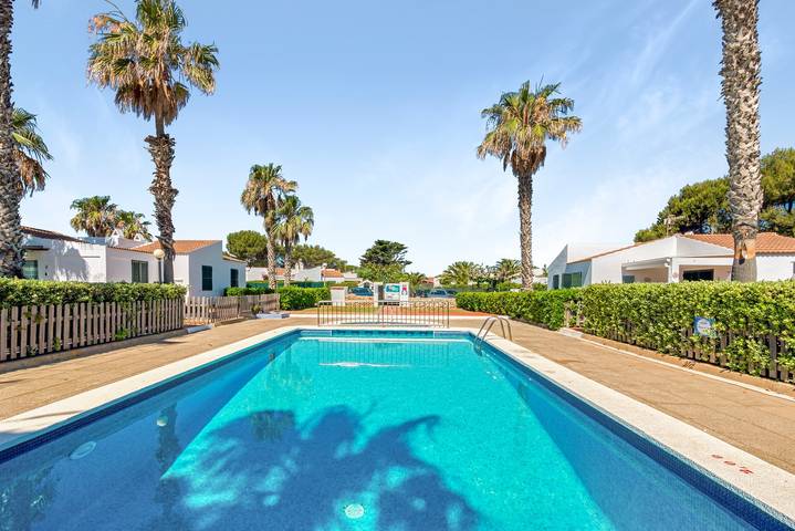 Apartamento para 4 personas, con jardín y piscina para niños en Cap d'Artrutx