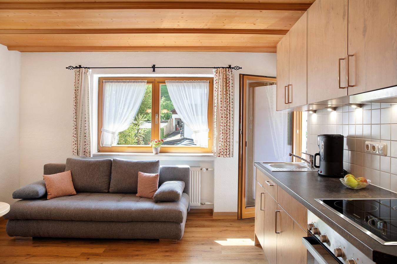 Geheel appartement, Appartement 'Ferienwohnung Waxensteinblick' met Uitzicht op de Bergen, Balkon en Wi-Fi in Grainau, Eibsee