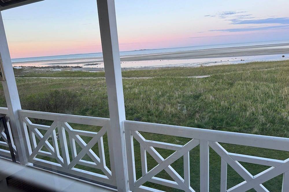 Amazing villa on the beach near palms the city in Frederikshavn, Nordostjütland