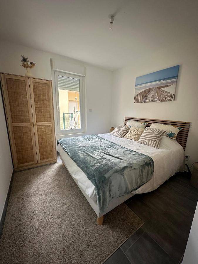 Location de vacances pour 2 personnes, avec terrasse dans Plage Du Port Meleu Prefailles