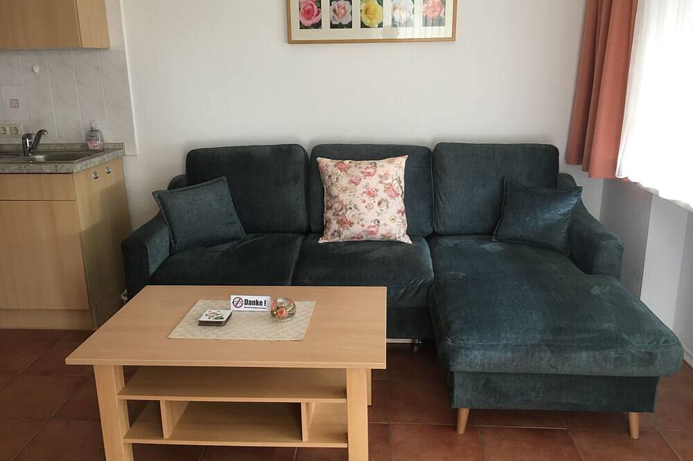 Ganze Wohnung, Ferienwohnung West, 44 qm, 1 Schlafzimmer, max. 2 Personen in Weilheim, Südschwarzwald