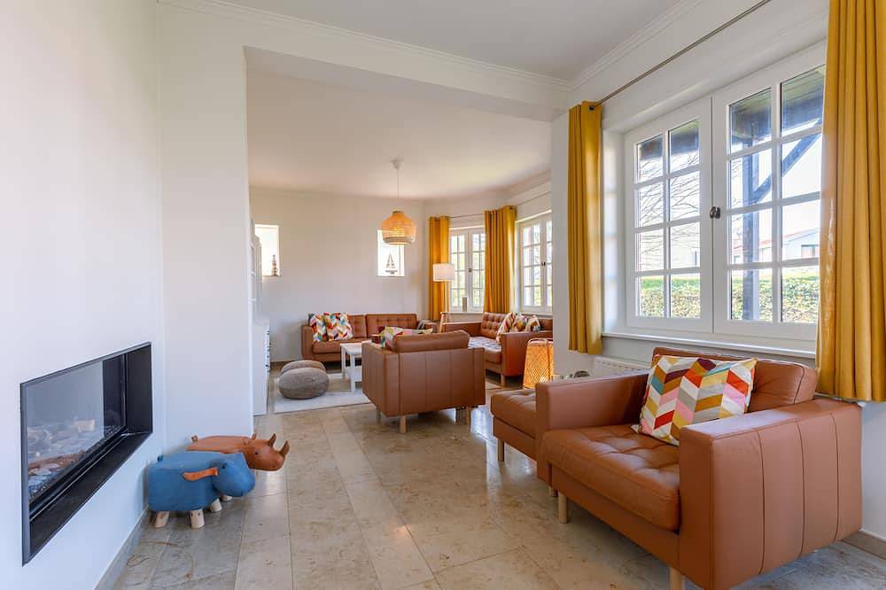 Child-friendly family house with cozy garden, just 5 minutes from the beach. in Bredene, Côte belge
