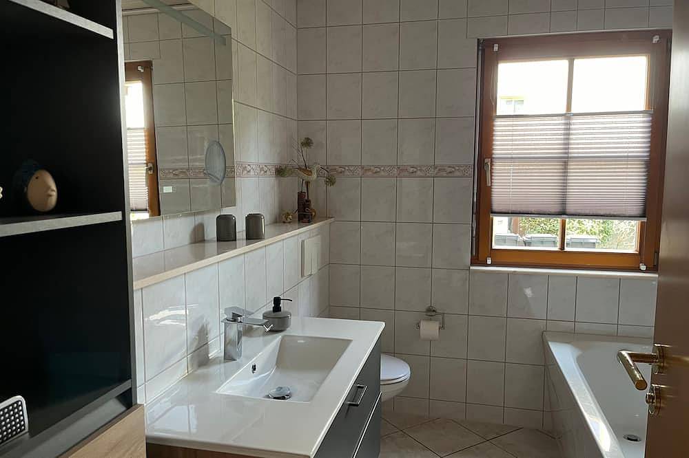 Ganze Wohnung, Ferienwohnung im Erdgeschoss - Ferienwohnung Unter den Linden in Großräschen, Lausitzer Seenland