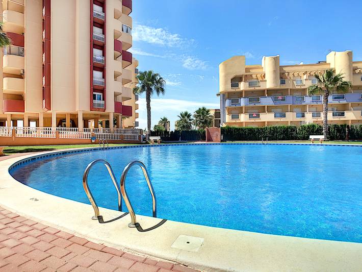 Apartamento para 6 personas, con piscina para niños y balcón en La Manga