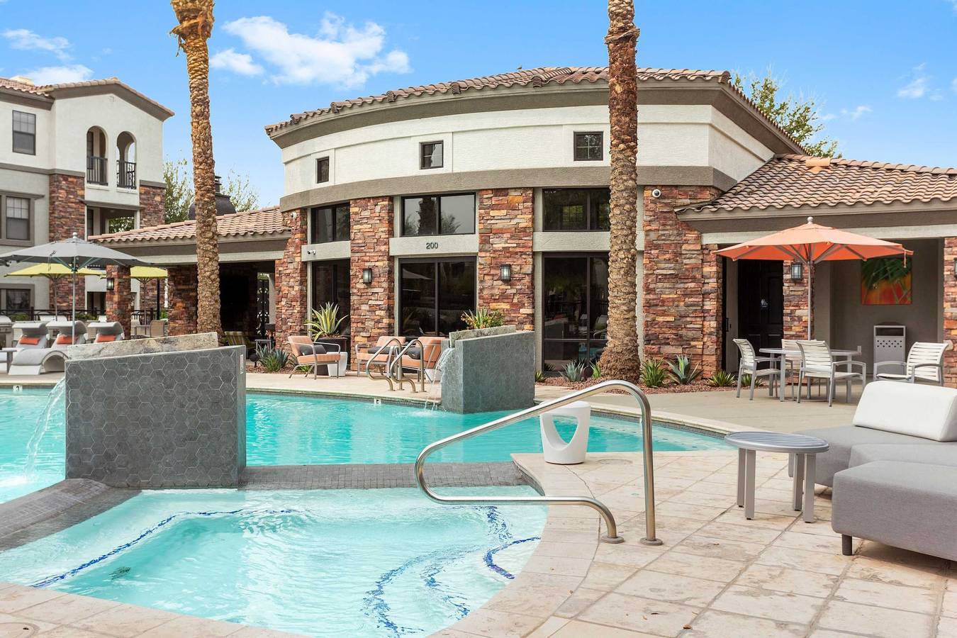 Entire apartment, Cozysuites Glendale by the stadium with pool 20 in Glendale, Maricopa County