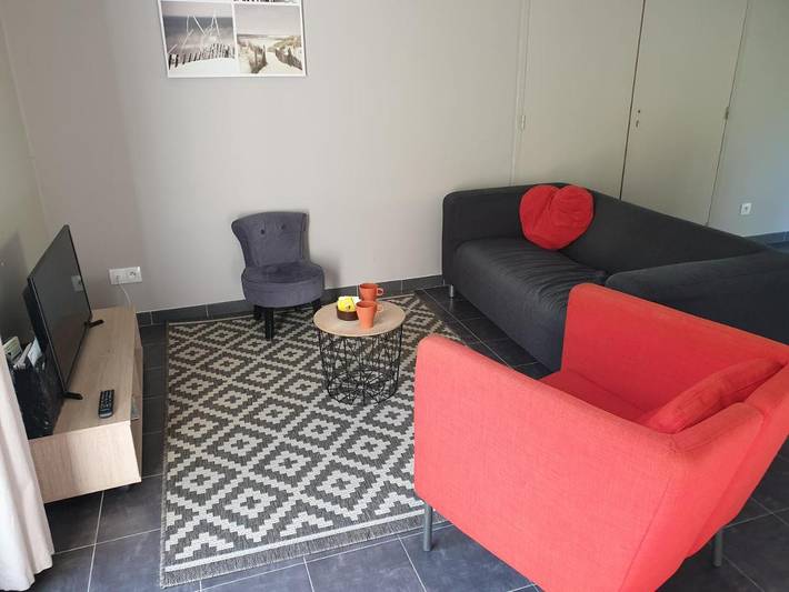 Location de vacances pour 2 personnes, avec jardin et piscine à La Jarrie - 3