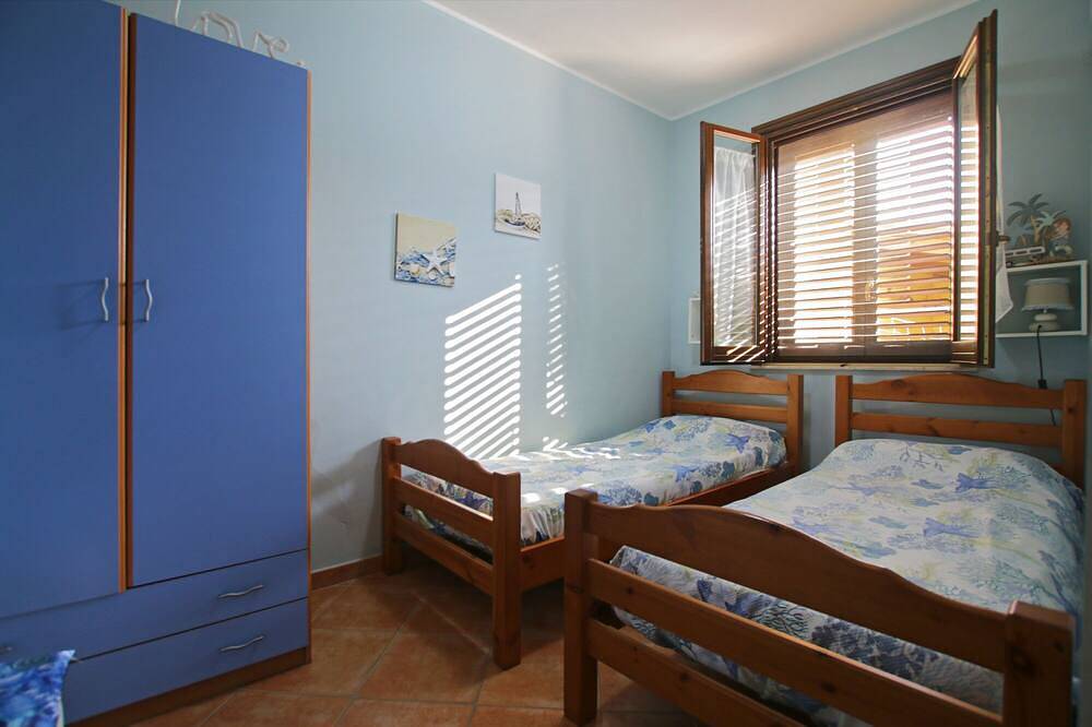 Beach side villa pour une vacance à la mer, 2 chambres, Wi-Fi, Ac & Garden in Spiaggia di Campofelice di Roccella (Campofelice di Roccella), Campofelice di Roccella