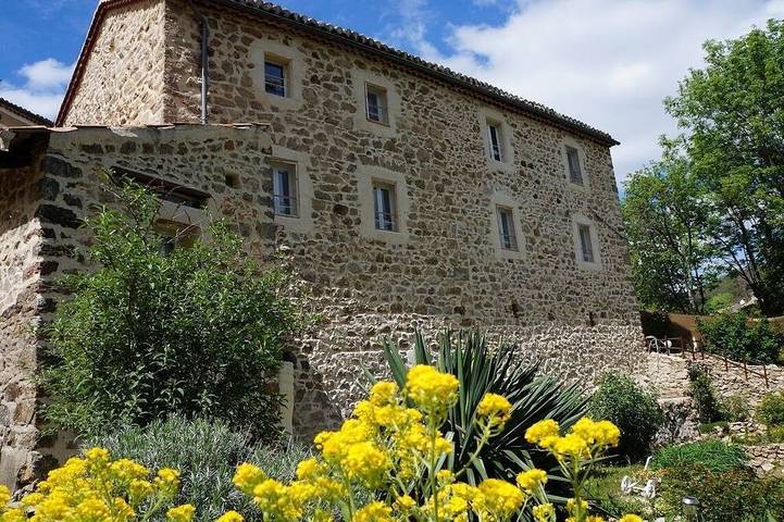 Gîte pour 4 personnes, avec Terrasse et Jardin à Saint-Julien-du-Gua