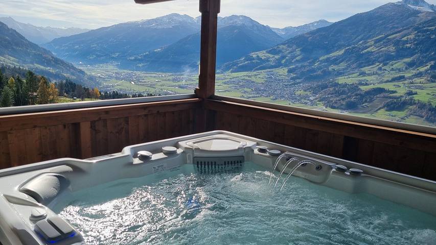 Ferienwohnung für 6 Personen, mit Terrasse und Whirlpool in Hart im Zillertal