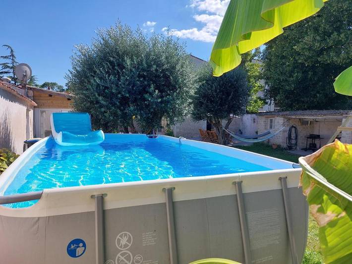 Location de vacances pour 6 personnes, avec jacuzzi ainsi que jardin et piscine à Aytré - 2