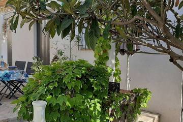 Gîte pour 2 personnes, avec jardin et terrasse à Le Pradet
