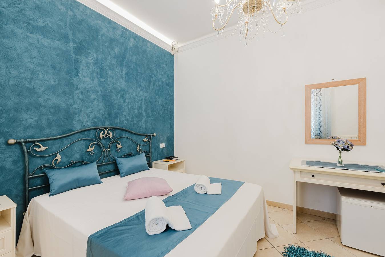 Bed and Breakfast 'Le Ortensie Blu' con terraza compartida, Wi-Fi y aire acondicionado in San Vito Lo Capo, Provincia de Trapani