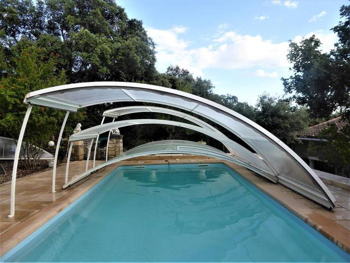 Gîte pour 4 personnes, avec piscine ainsi que jardin et jacuzzi à Dions