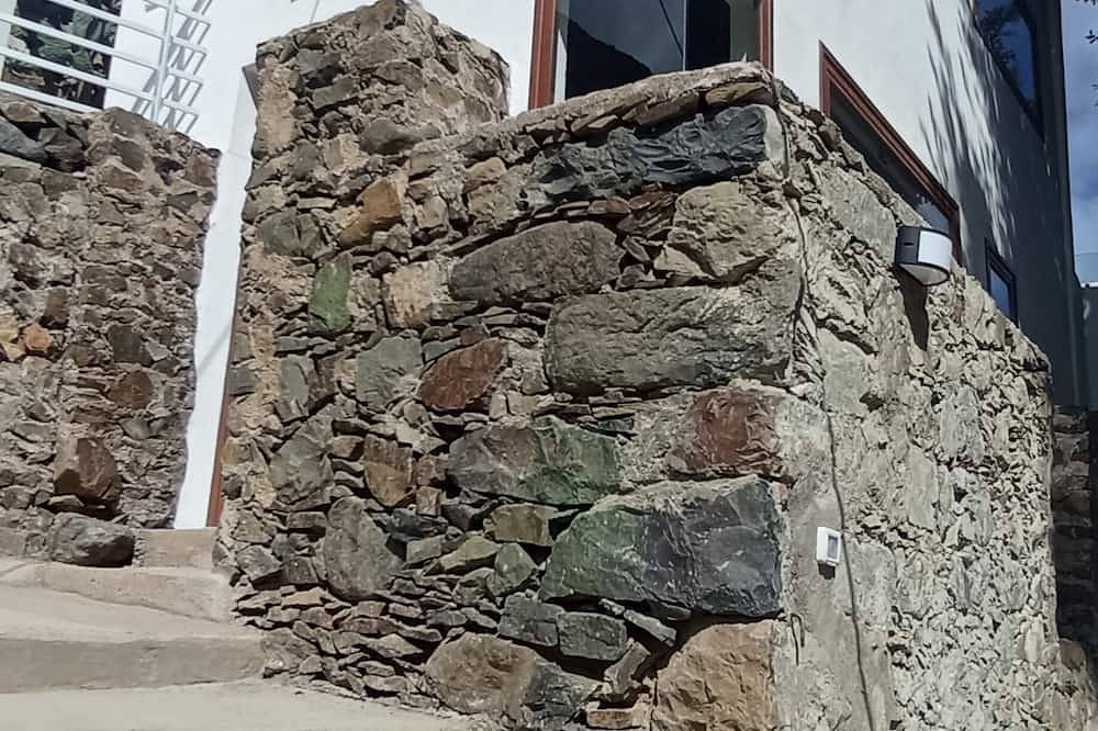 Casa El Arbol De Bibiana 1. Casa Única, Ubicada en Lugar Tranquilo y Céntrico in Las Hoyetas, Hermigua
