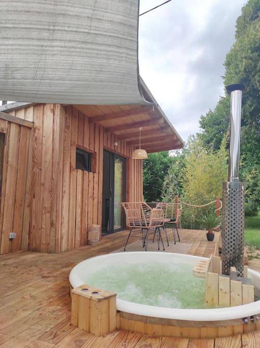 Appartement de vacances pour 2 personnes, avec piscine ainsi que terrasse et jacuzzi dans Haute-Vienne - 2