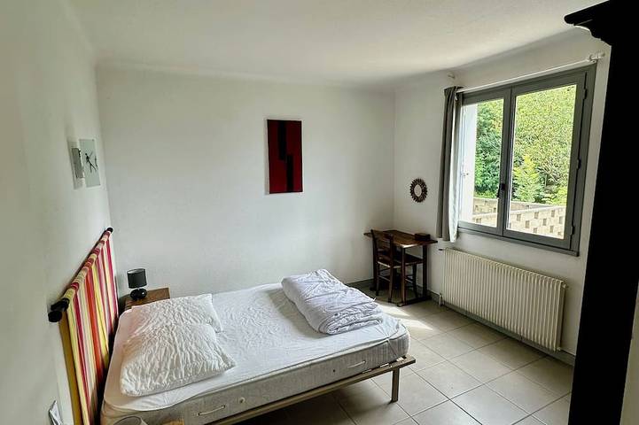 Location de vacances pour 6 personnes, avec jardin à Montferrer - 3