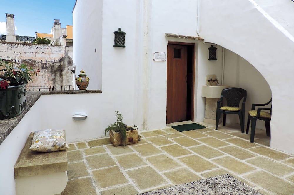 Appartement entier, Villa Palazzo del Diavolo: Il Patio e le Terrazze, Wifi, Ac, Touristpersonaladvisor in Parabita, Golfe de Tarente