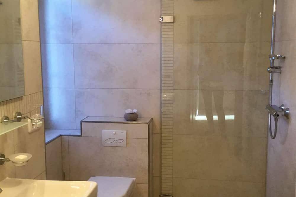 Ganze Wohnung, Ferienwohnung \"Am Geiseltal\" Tal der Bienenfresser - Barrierefreie Ferienwohnung in Merseburg, Saale-Unstrut