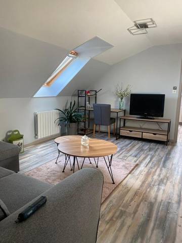 Gîte pour 4 personnes, avec terrasse à Ussel