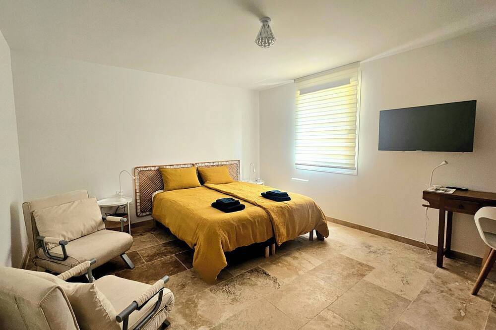 Apartamento entero, L'Oléastre Apartment 80 M2 2 bedrooms with private bathroom 28 m2 each in Pélissanne, Region de Aix-en-Provence