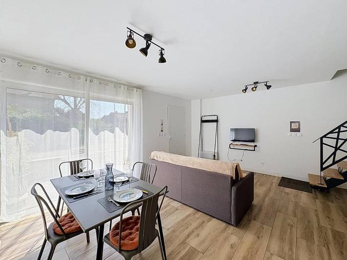 Location de vacances pour 4 personnes, avec Terrasse à Saint-Maurice-de-Gourdans