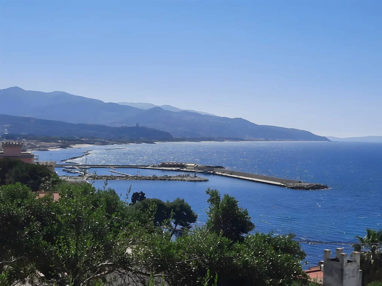 Appartement entier, Appartement 2 - Ligea avec vue mer, terrasse privée et climatisation in Marina di Casal Velino, Casal Velino