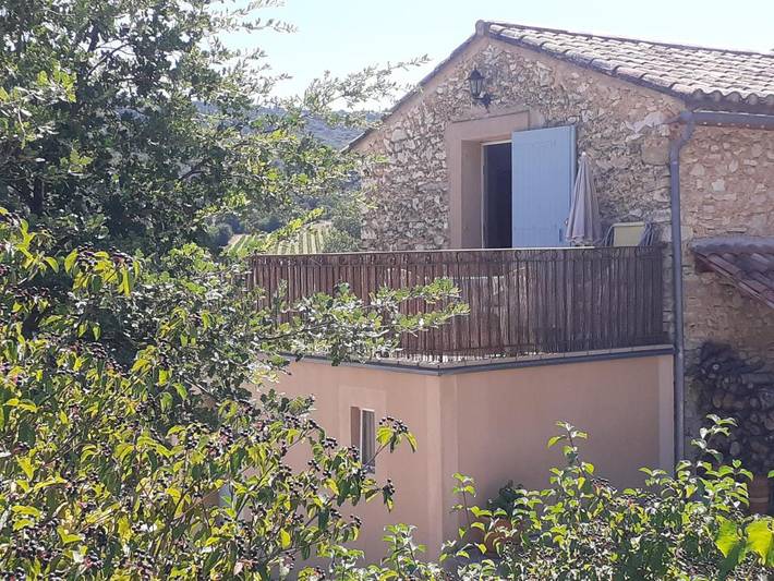 Location de vacances pour 2 personnes, avec jardin et vue ainsi que piscine et terrasse à Blauvac - 3