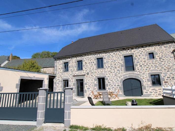 Location de vacances pour 4 personnes, avec Terrasse et Jardin à Paulhac