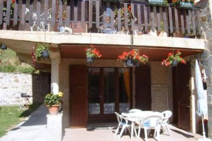 Gîte pour 4 personnes, avec terrasse et jardin à Puy-Saint-Pierre