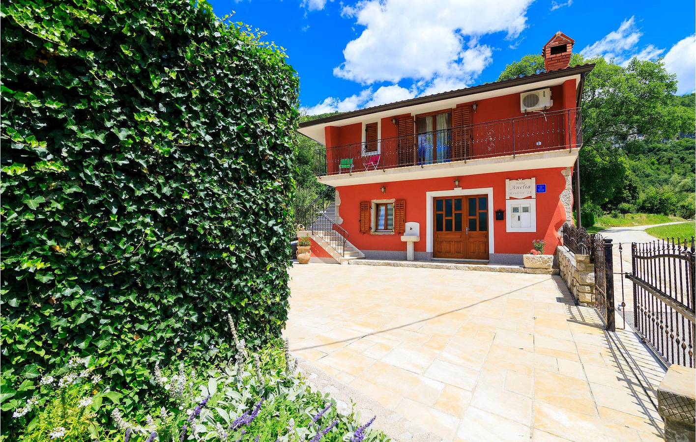 Modernes Apartment mit 2 Schlafzimmern und Pool in der Nähe des Stadtzentrums von Roč in Roč, Buzet