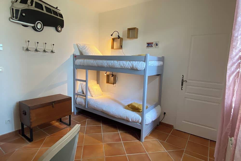 Beautifully renovated Provencal farmhouse - Swimming pool & Spa in Violès, Vaucluse