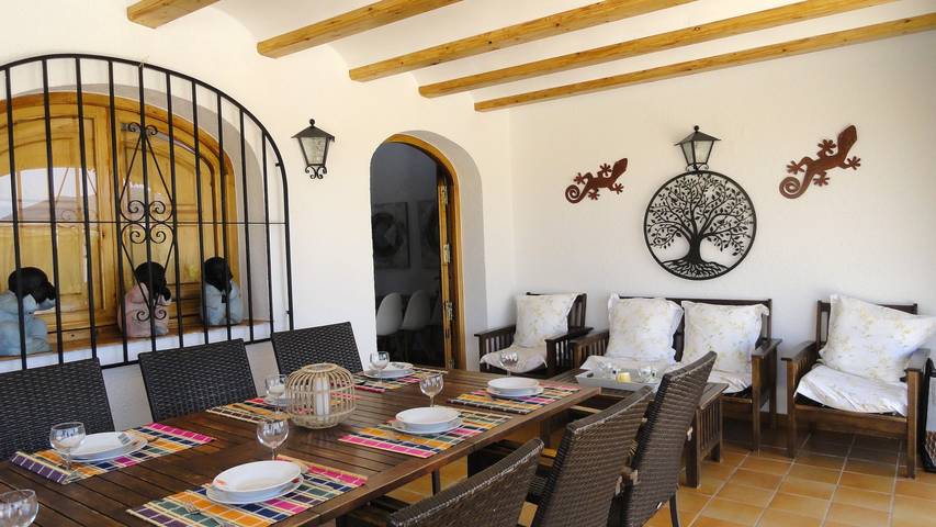Villa 'Jávea Rafalet' with Mountain Views, Wi-Fi, and Air Conditioning in El Rafalet, Jávea